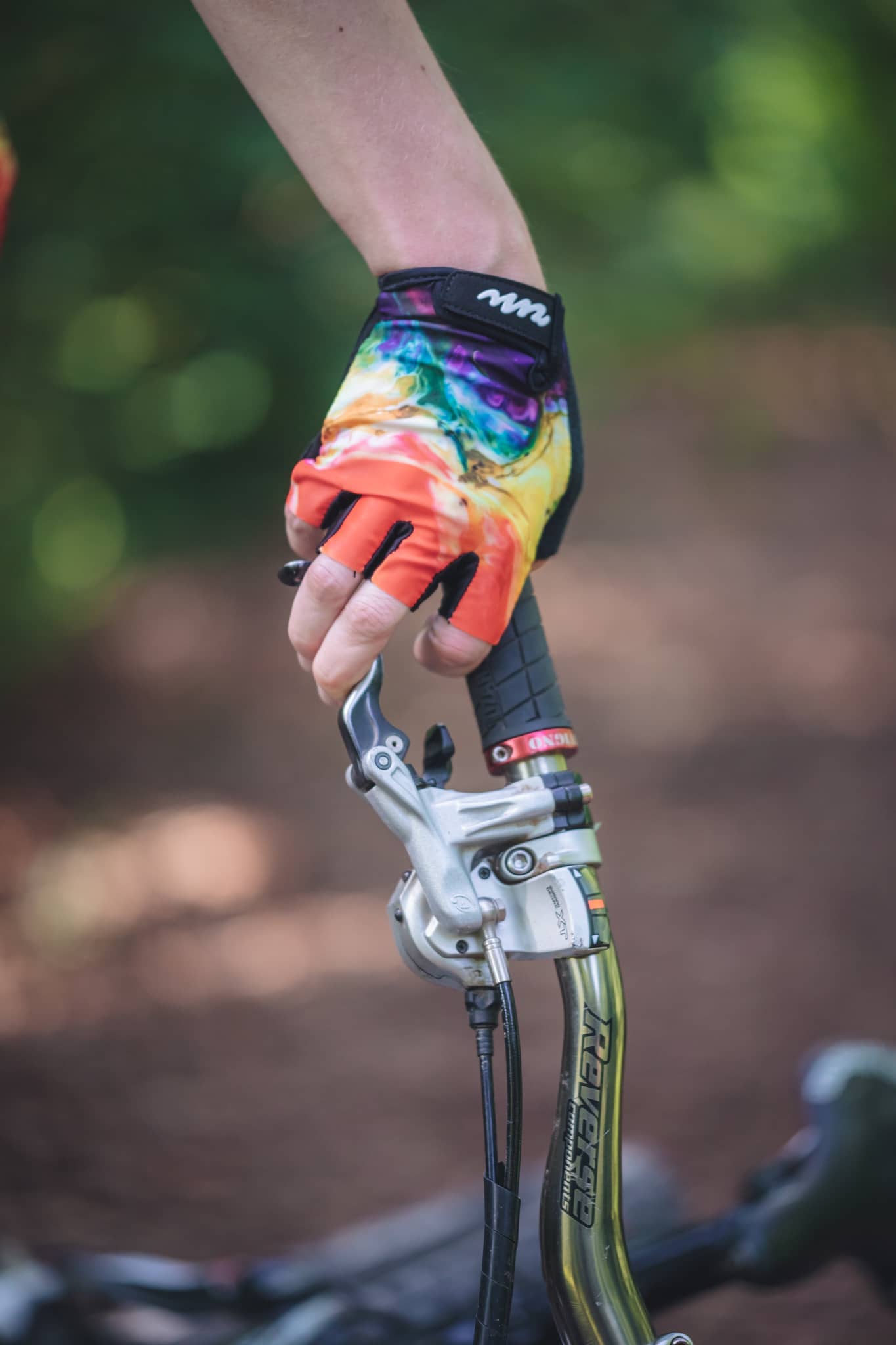 handschuhe am fahrradlenker Fahrradhandschuhe | MTB, Rad, BMX